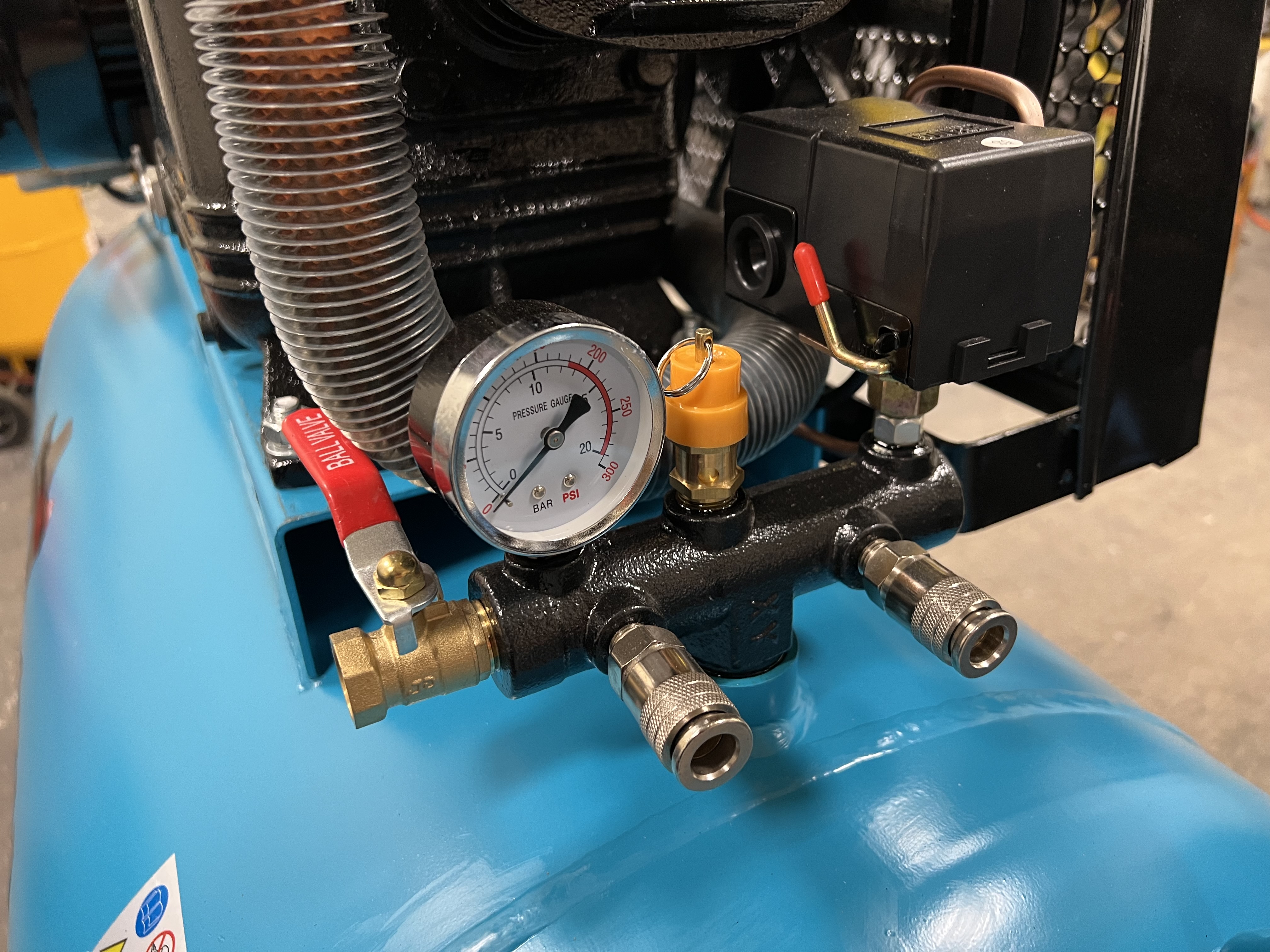Воздушный компрессор GTM 3cil / 400L 7.5KW 1200л / мин